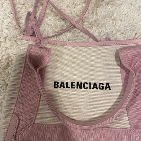 ⭐️🌴Balenciaga Logo Handbag - Picture 3 of 8